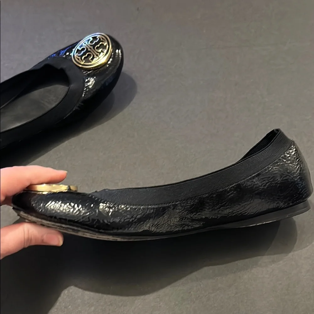 Tory Burch Reva Black Patent Leather Gold Logo Ballet Flats Women's 8.5.